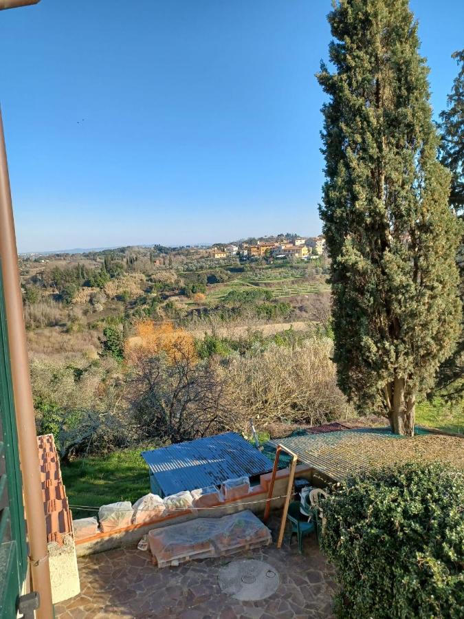 Casa Vacanze L'Acquerello Lari Buitenkant foto