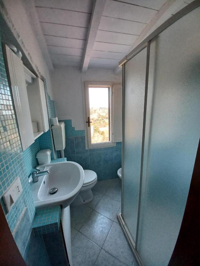 Casa Vacanze L'Acquerello Lari Buitenkant foto
