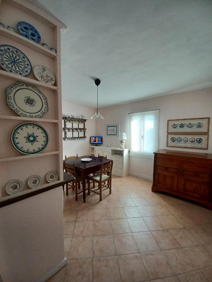 Casa Vacanze L'Acquerello Lari Buitenkant foto