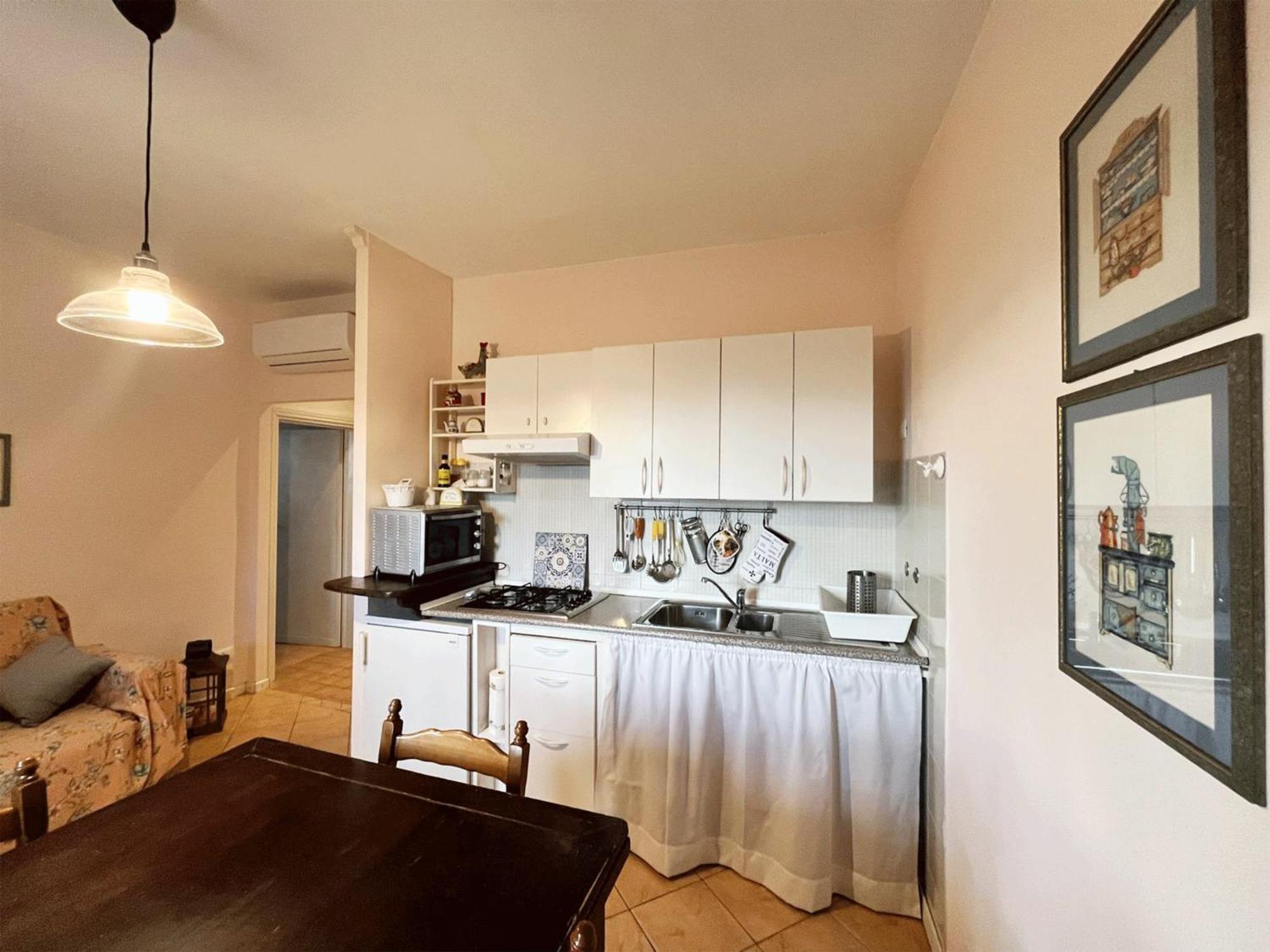 Casa Vacanze L'Acquerello Lari Buitenkant foto