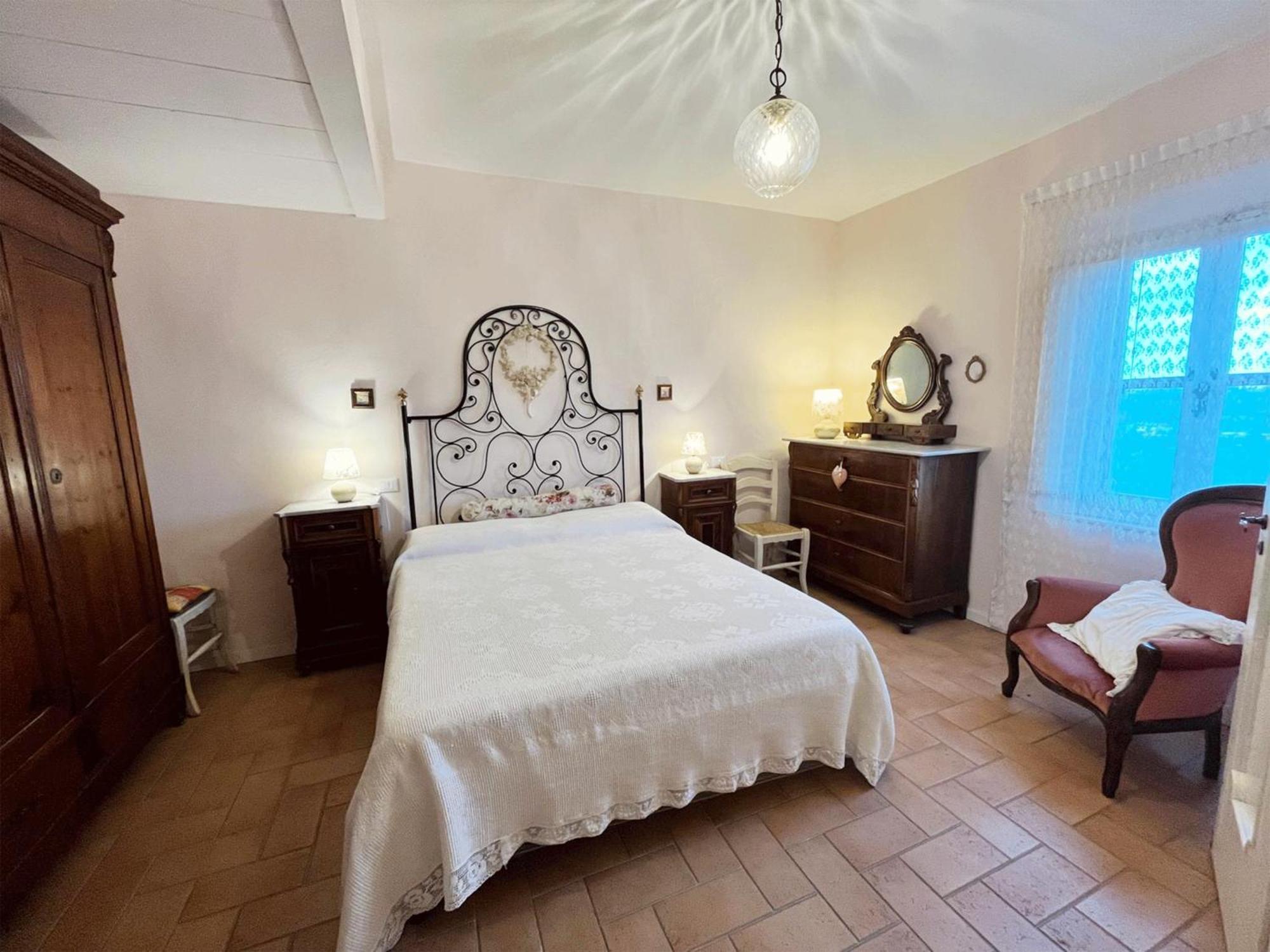 Casa Vacanze L'Acquerello Lari Buitenkant foto